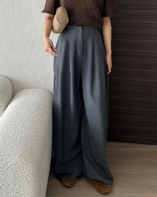 High-waisted, pleated long wide slacks