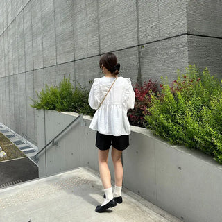 V-neck frill blouse