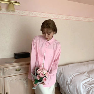Back slit ribbon shirt