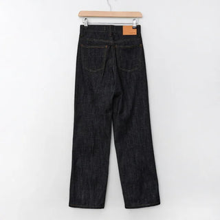 Rolled-up denim pants
