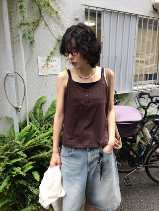 Lace sleeveless