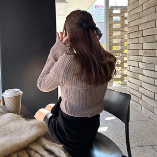 Slit off-shoulder knit
