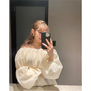 Balloon off-shoulder blouse