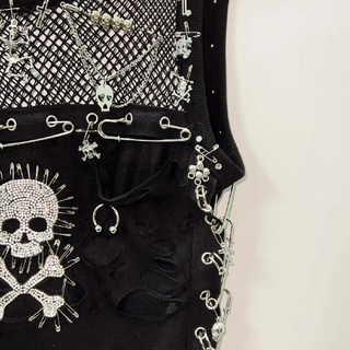 Crewneck hollow out skull beaded metal chain cut out top