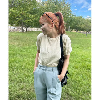 Simple U-neck knit