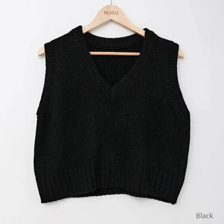 Basic semi-cropped knit vest