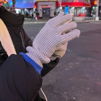 Pointed finger hole gloves