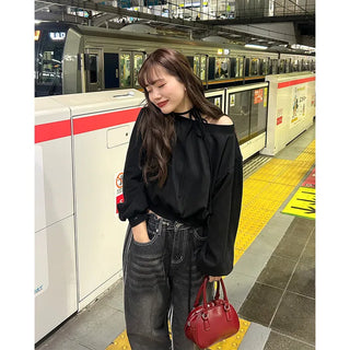 Choker One-Shoulder Sweatshirt