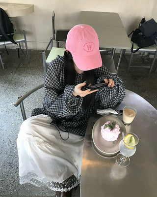 Drawstring hem check windbreaker