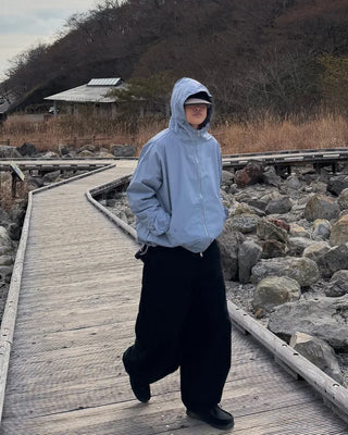Monohooded windbreaker