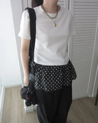 Cropped half-sleeve T-shirt