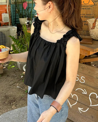 Frill sleeveless blouse