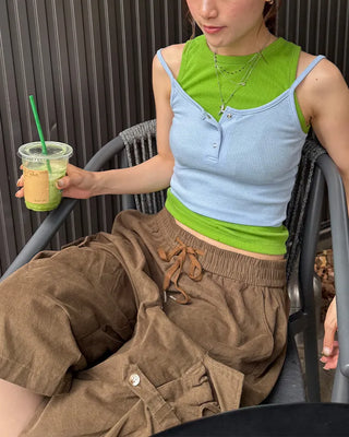 Wide cargo shorts