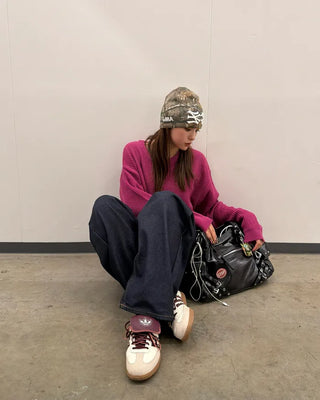 Crew neck slit knit