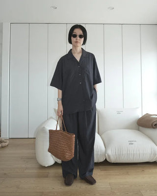 Open-collar short-sleeved shirt