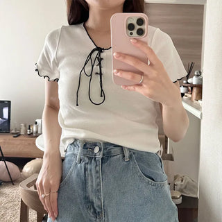 Eyelet short-sleeved T-shirt