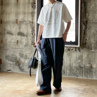 One-tuck easy denim pants
