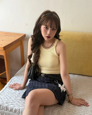 Ribbed U-neck sleeveless top with built-in cups