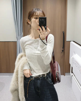 Round neck button long sleeve T-shirt