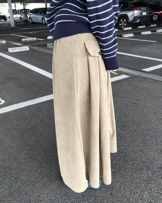 Corduroy pleated long skirt