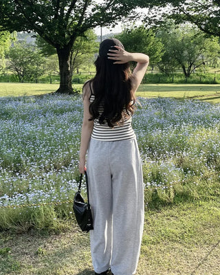 Wide-leg sweatpants with drawstring waist