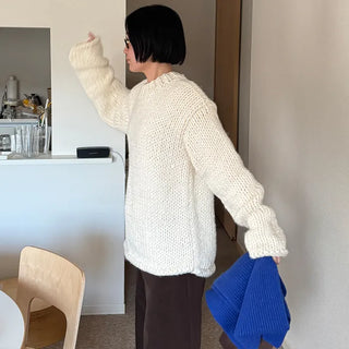 Handmade round knit