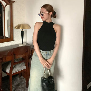 Halter neck sleeveless knit