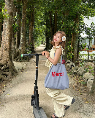 Frilled sleeveless top and wide-leg pants set