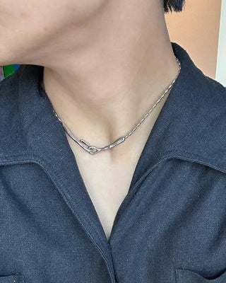 (Unisex) V-Point Necklace