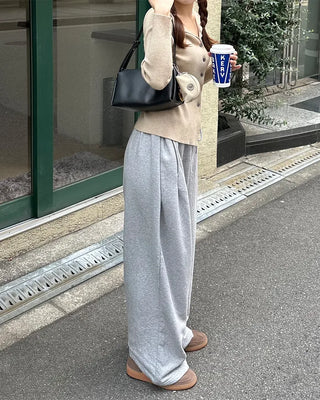 Side-tuck wide sweatpants