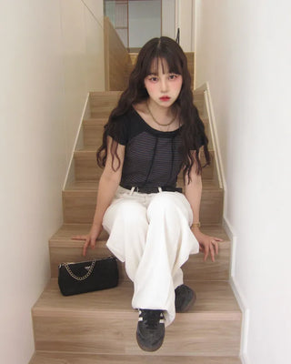 Raglan Border Off-Shoulder T-Shirt