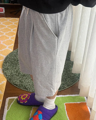 One-tuck Bermuda sweatpants