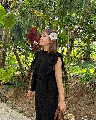 High-neck frilled neck and wide-leg pants set