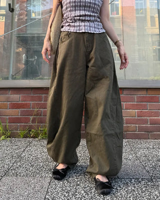 Side pintuck wide pants