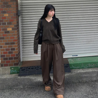 Lambswool V-neck knit