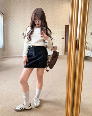 Off-shoulder loose-fit knit