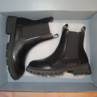 Basic Chelsea Boots