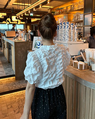 Embossed puff blouse