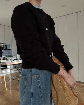 Voluminous V-neck cardigan
