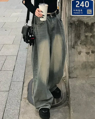 Side-tucked balloon denim pants