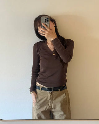 V-neck slim-fit knit