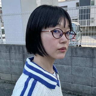Oval frame glasses
