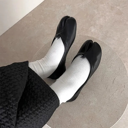 Tabi flat shoes