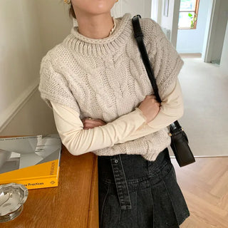 Belted denim pleated skirt