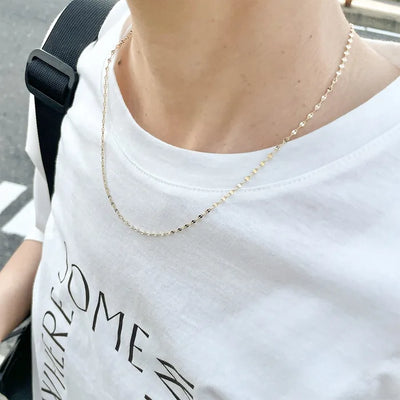 light simple neckless