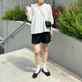 V-neck frill blouse