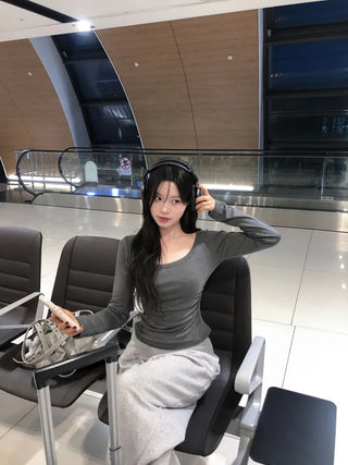 U-neck shirred long-sleeved T-shirt