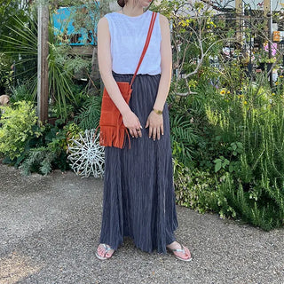 Pleated banded long skirt