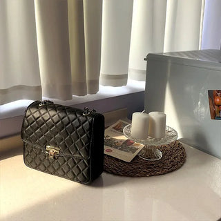 Quilted chain bag