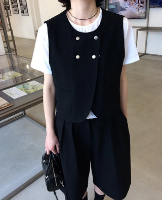 Button vest